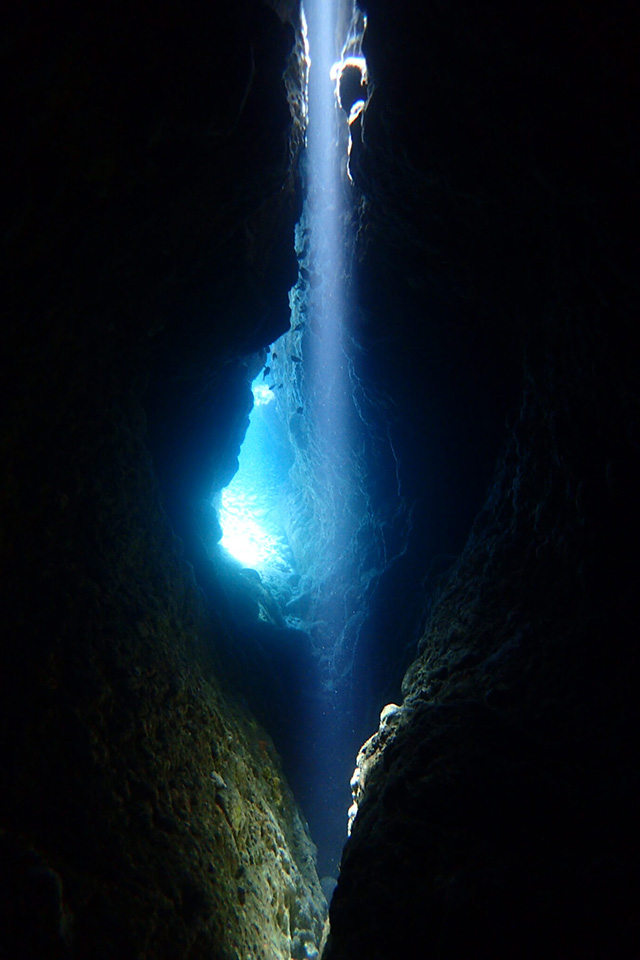 ビーチの洞窟