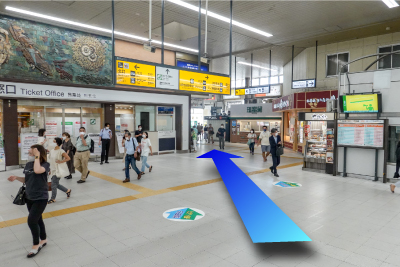JR藤沢駅改札口を出て右、南口方面に向かいます。