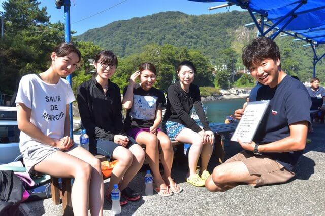 インストラクター