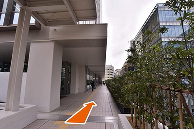 そのまままっすぐ二階の通路を進みます