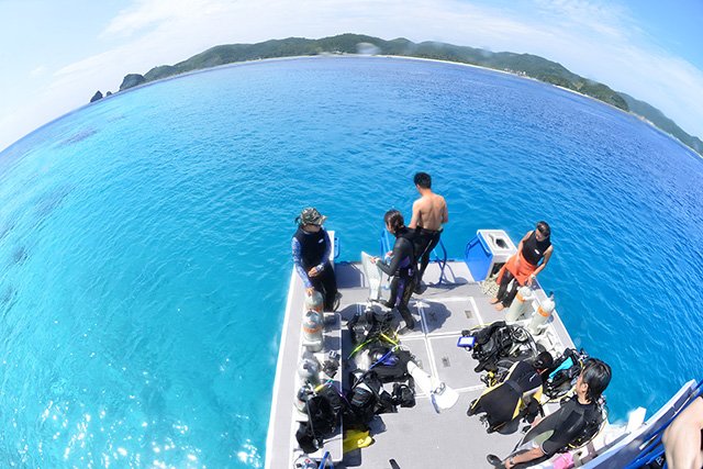 ケラマブルーと言われる優しい青が広がる