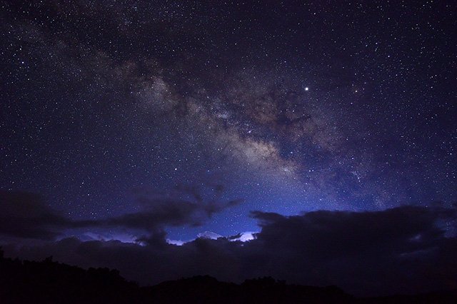 西表の星空は星空保護区に指定され、肉眼でも天の川の星雲が見える