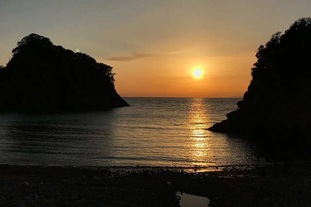 浮島の美しい夕日