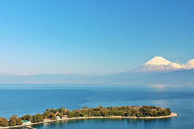 富士山と大瀬崎の半島