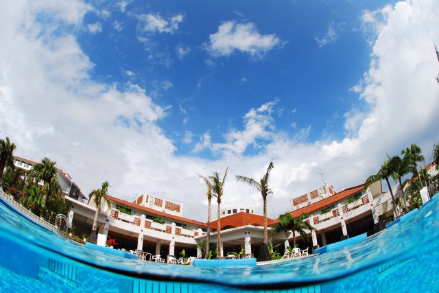 宿泊するリゾートホテル。プールもご自由に