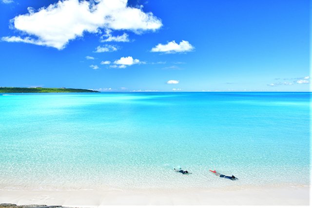 ただの真っ白な砂浜と、ただの綺麗な海