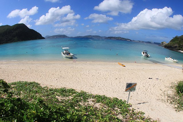 プライベートリゾートのような真っ白なビーチ