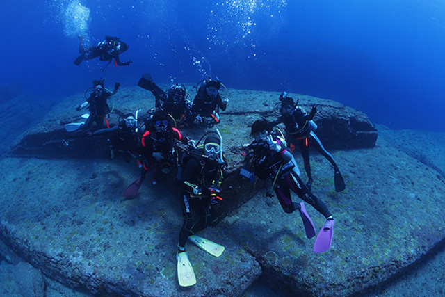 遺跡ポイントのカメのモニュメント