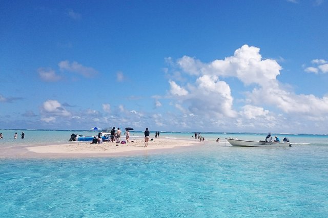 潮が引いた時だけ現れる「百合が浜」