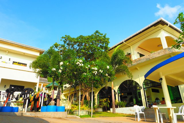 ゆったり過ごせるレストラン。水着のままでも大丈夫！