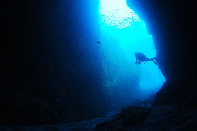 まさに「青の洞窟」①