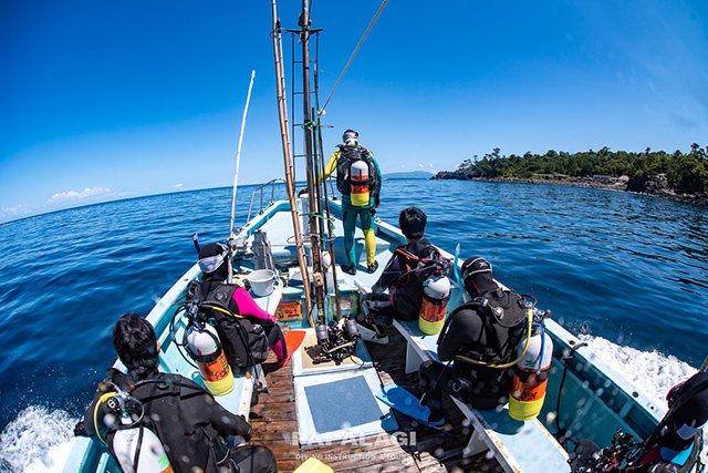 港からはどのポイントも5分程度で到着