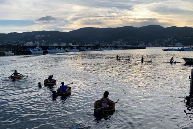 ショップ対抗たらい桶レース
