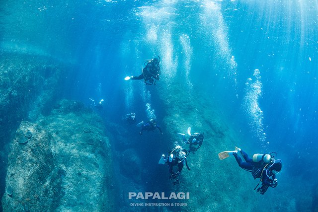 クレバスを空を飛ぶように