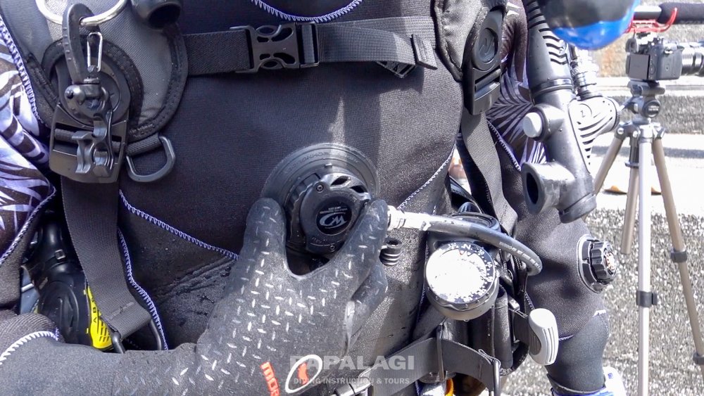 twins DRYスーツで冬の海に潜る⑩